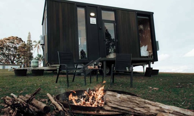 Rainbow Flat Casa | Rainbow Retreat 2 by Tiny Away