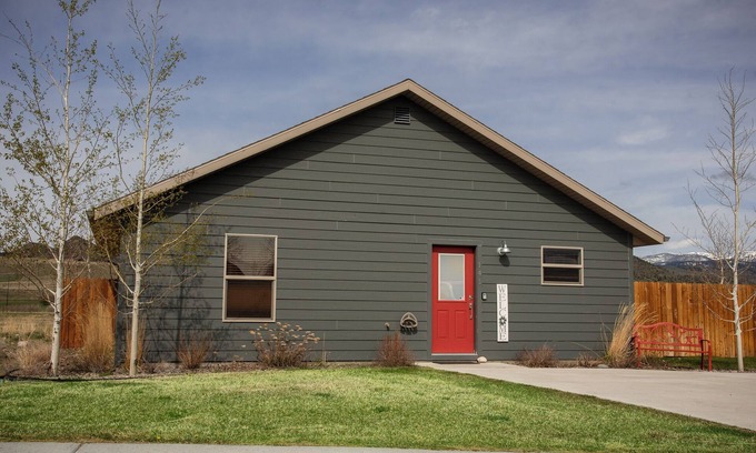 Ennis Casa | Rainbow Trout Fishing Cottage
