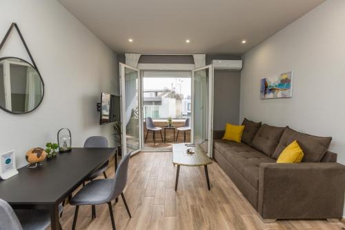 Dafni-Ymittos Apartamento | Raise Athens Metro Apartments