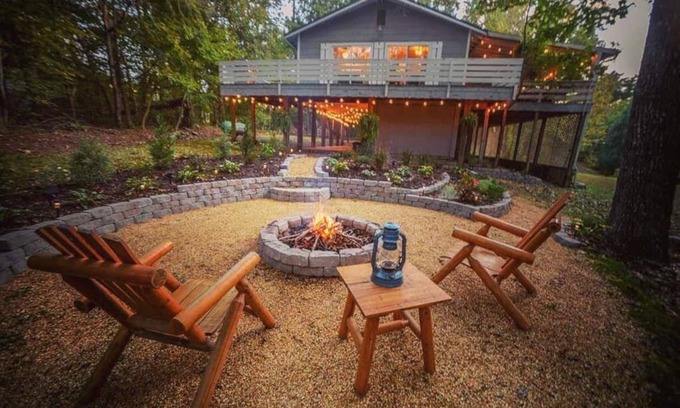 Pikeville Cabaña | Raised, fully stocked woodland cottage@Fall Creek Falls!NEW HOT TUB!NO PET FEE!