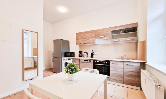 Oberbilk Apartamento | RAJ Living - 1 or 4 Room Apartments - 15 Min to Messe DUS - 10 Min Old Town DUS