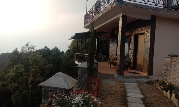 Mukteshwar Casa | Rajula Malushahi Cottage by StayApart