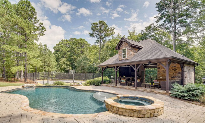 Northeast Raleigh Apartamento | Raleigh Vacation Rental w/ Private Pool & Hot Tub!