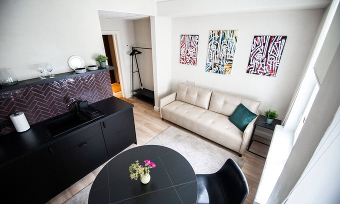 Old Town Apartamento | tARTuStays apartment full of art by Ralf Sannikov with WiFi and AC