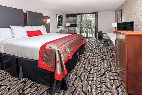 Franklin Park Hotel | Ramada by Wyndham Austin South