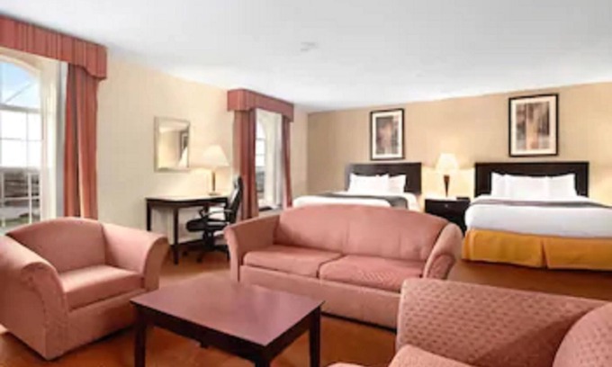 Elizabethtown Hotel | Ramada by Wyndham Elizabethtown