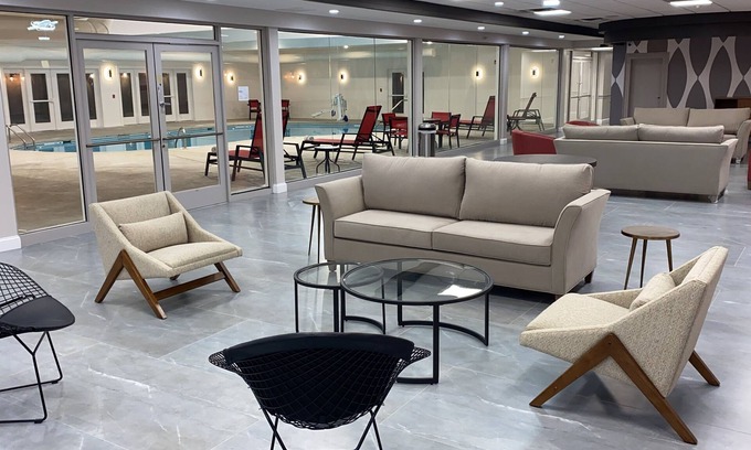 Windsor Locks Hotel | Ramada by Wyndham Hartford North / Bradley Airport