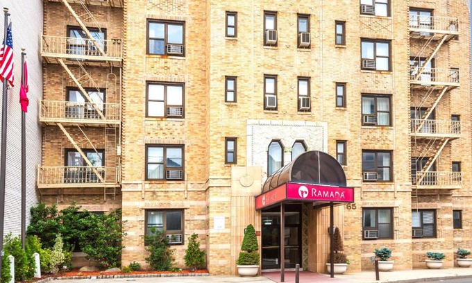 Jersey City Hotel | Ramada by Wyndham Jersey City