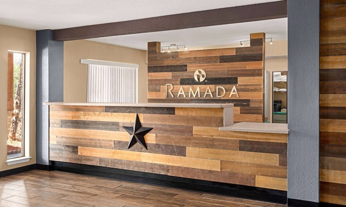 West San Antonio Hotel | Ramada by Wyndham San Antonio Near SeaWorld/Lackland AFB