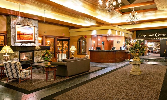 Dilworth Mountain Estates Hotel | Ramada Hotel & Conference Center by Wyndham Kelowna