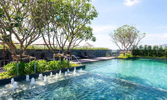 Phuket Hotel | Ramada Plaza by Wyndham Chao Fah