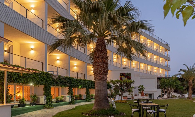 Puerto de Mazarrón Hotel | Ramada Resort by Wyndham Puerto de Mazarron