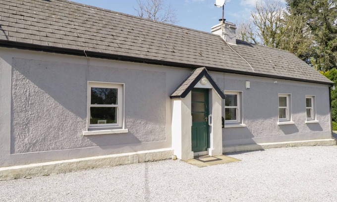 Ballaghnabehy Cabaña | RAMBLER'S REST, pet friendly in Manorhamilton, County Leitrim