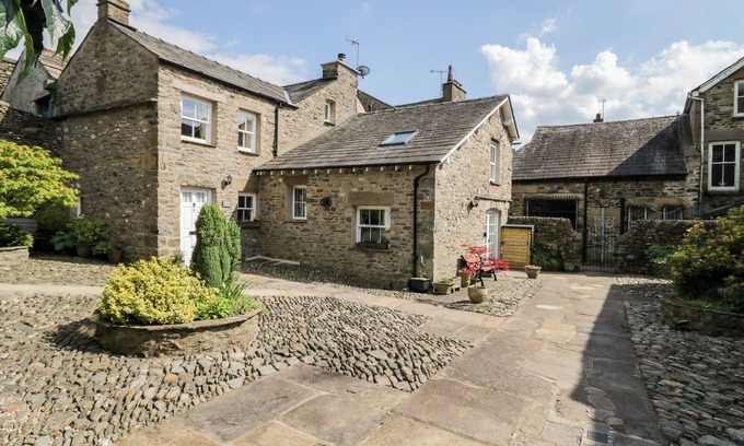 Sedbergh Cabaña | RAMBLERS REST, pet friendly, character holiday cottage in Sedbergh