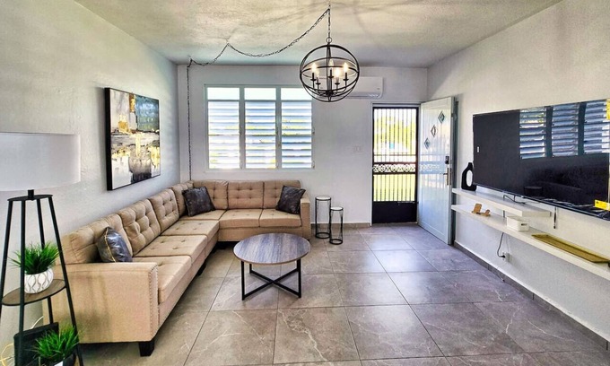 Maleza Baja Casa | Ramey Base: 2 Mins-Airport/Beach/Golf/ King Bed