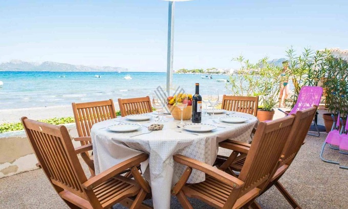 Alcudia Villa | Ran de Mar, casa directamente en playa con vista espectacular al mar