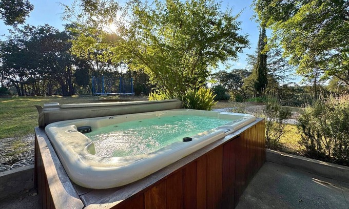 Tepotzotlán Casa | Ranch Getaway w/ Jacuzzi, Basketball & Ping Pong
