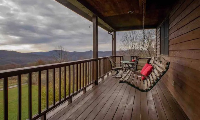 Dryfork Casa | Ranch Home w/ Rolling Hill Views & Hot Tub