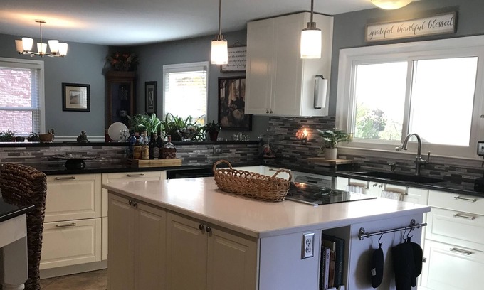 Lexington Casa | Ranch Home with Basement, close to downtown and Keeneland Racetrack.
