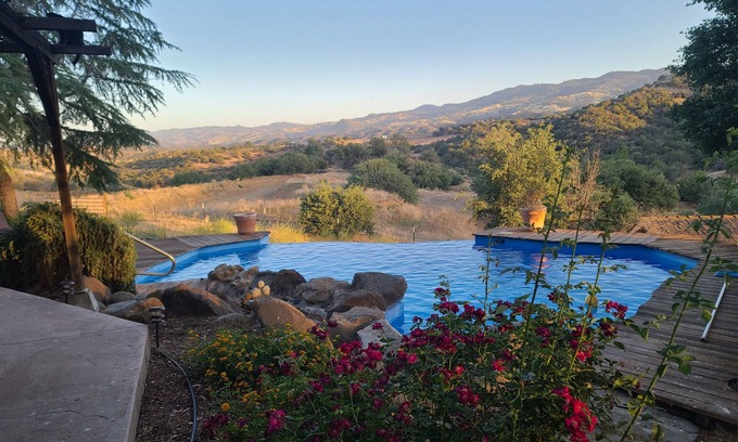 Coalinga Casa | Ranch House with Mountain View