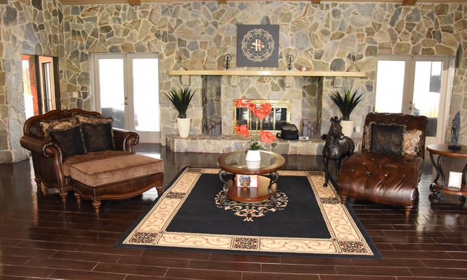 Fairvilla Casa | Ranch Style Mansion
