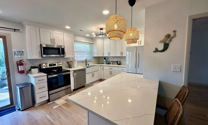 Bayview Casa | Rancher By the Bay - 1 Floor Living