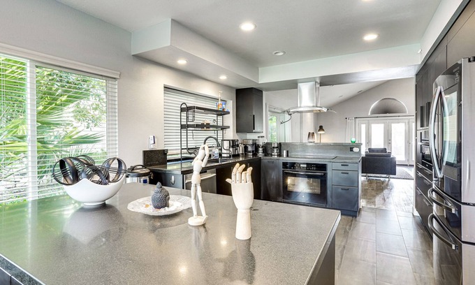 Rancho Santa Margarita Casa | Rancho Santa Margarita Home with Fire Pit!