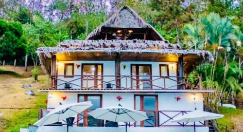 Puerto Lindo Hotel | Ranchos de Chalia Panama