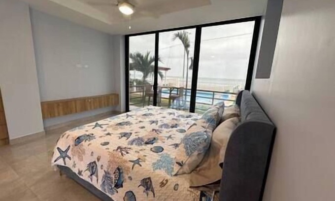 San Lorenzo Apartamento | Randi’s Oasis - The Pelican Room