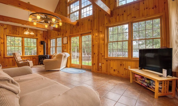Oquossoc Casa | Rangeley Lake House in Oquossoc Cove, with hot tub