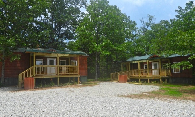 Leasburg Cabina | Ransom's Retreat Group cabin rental near Meramec River