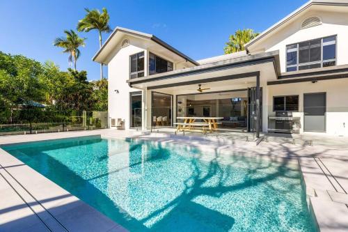 Palm Cove Casa | Raphari At The Cove - A Stunning Poolside Escape