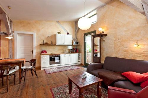 Muritz Apartamento | Rapunzel - Gemütliche Ferienwohnung mit Landhausstil und überdachtem Balkon