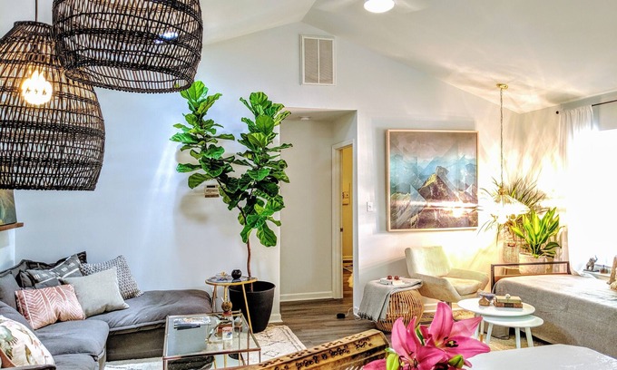 Matthews Casa | RARE⭐️DownTown Matthews ❤️Paseo a tiendas Restaurantes Senderismo❤️20 minutos a Charlotte