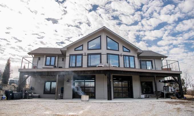 Lawrence Otro | RARE FIND for groups! Creature comfort & beyond! Art! Luxury! Wide Open Spaces!
