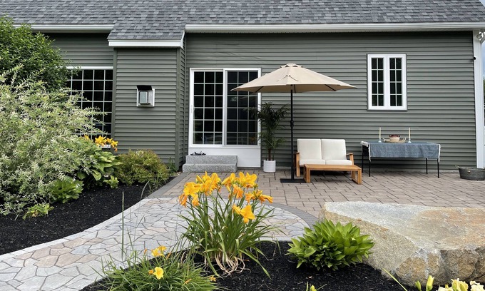 Somersworth Casa | RARE FIND Home Away from Home