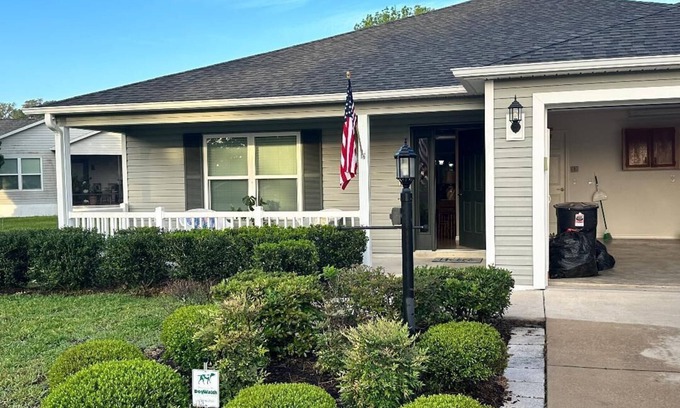 The Villages Casa | Rare find in Historic Orange Blossom 3/2 with golf cart