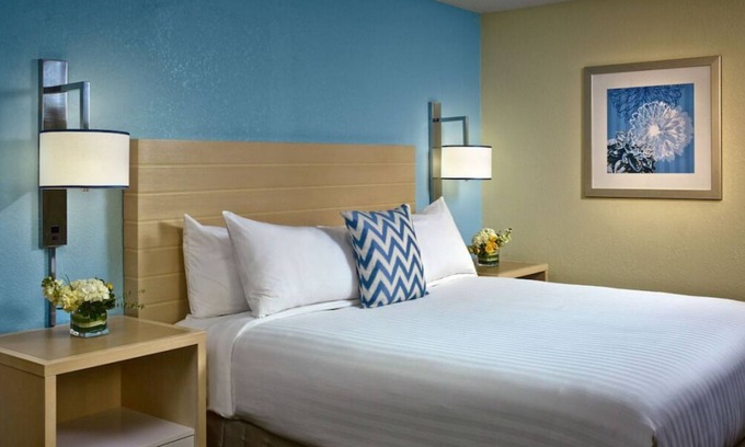 White Station Casa | Rare Find! Outdoor Pool, Pets Allowed, Near Memphis Rock n Soul Museum!
