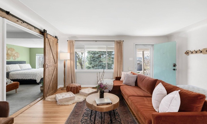 Scenic Heights Casa | Rare Mtn Views, Hot Tub and Great Vibe