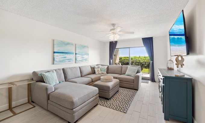 Chandler Park Condominio | Rare Oceanfront Gem: 2BR Condo in Cape Canaveral