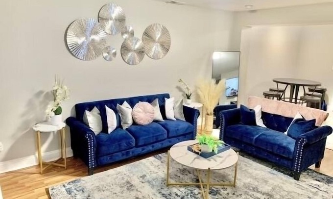 Plaza Midwood Casa | Rare Townhome with Queen Beds in Plaza Midwood-10 min drive uptown