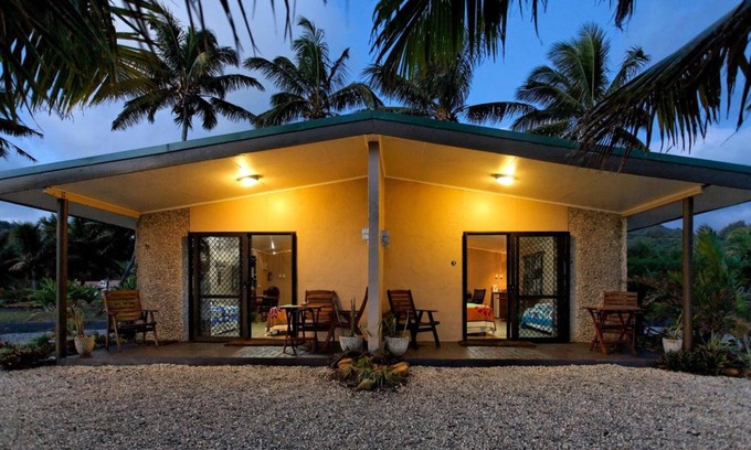 Tapere of Vaimaanga Casa | Raro Beach Bach