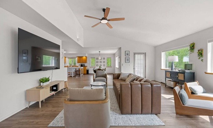 Fairbanks Casa | Raspberry Gem Cheerful Home