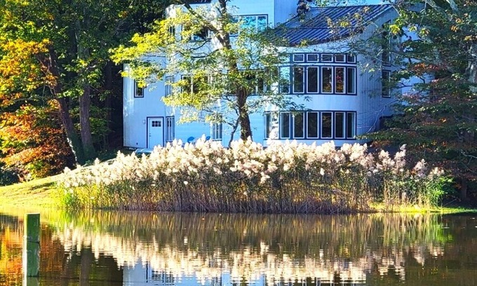 Annapolis Casa | RATE REDUCTION FOR COMMISSIONING WEEK - Serene and Sophisticated 4 BR Waterfront Contemporary