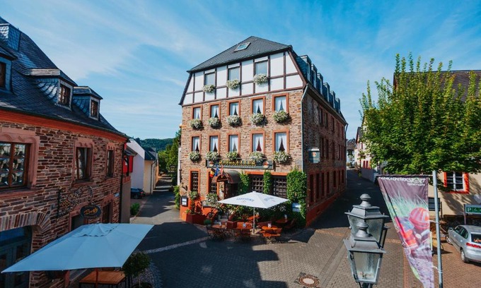 Krov Hotel | RATSKELLER Hotel & Restaurant
