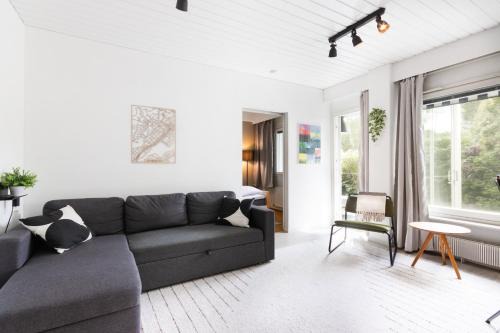Jyvaskyla Apartamento | Rauhallinen huoneisto, pysäköinti, sauna, oma piha