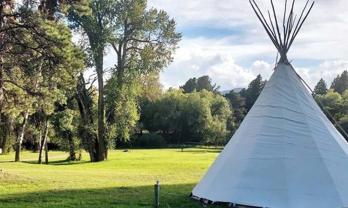 Saddlestring Casa | Raven Tipi, Rustic "Raven" Tipi by Bighorn Mountains
