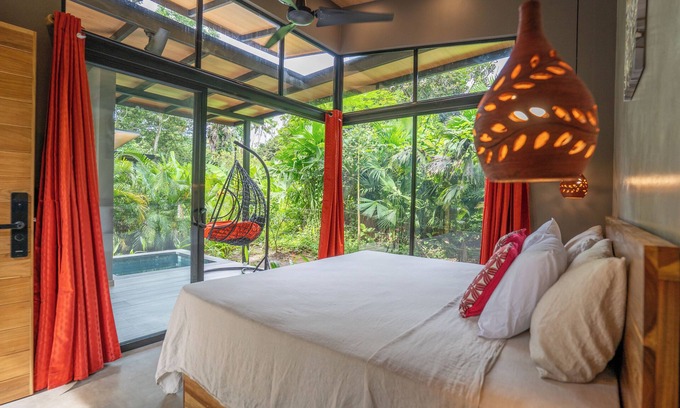 Punta Uva Casa | Raya Bungalow - Private Plunge Pool + AC, Near Beach