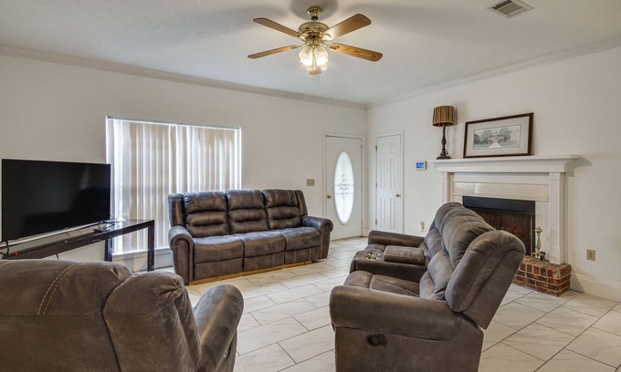Raymond Casa | Raymond Home ~ 17 Mi to Downtown Jackson!