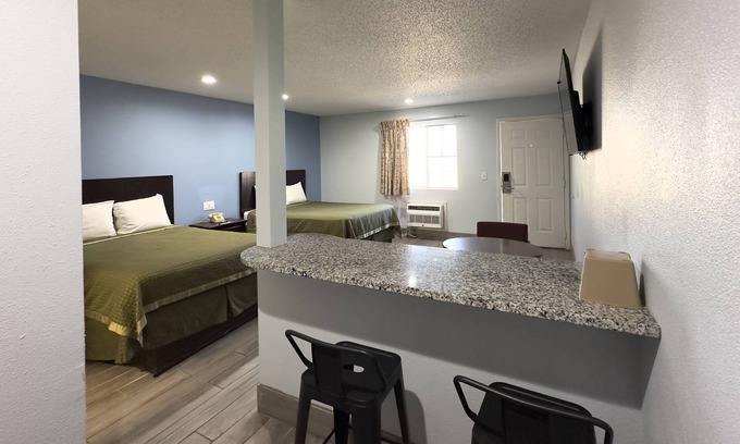 Rogers Hotel | Razorback Inn